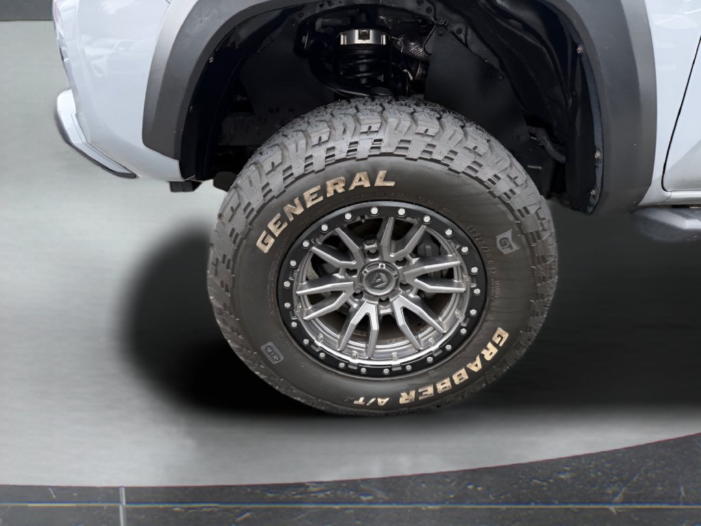 Used 2021 Toyota Tacoma SR5 w/ Trail Edition AWD/4WD image 10