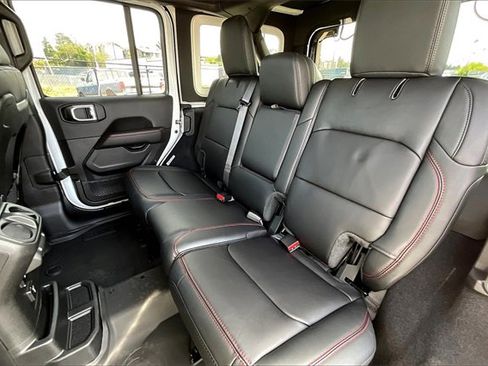 New 2025 Jeep Wrangler Unlimited Rubicon image 10