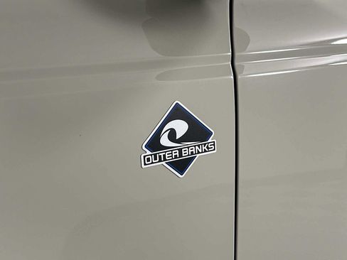 Used 2025 Ford Bronco Outer Banks image 12