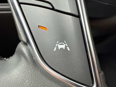 Certified 2024 Cadillac XT5 Luxury w/ LPO, Floor Liner Package AWD/4WD image 41