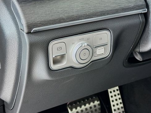 New 2026 Mercedes-Benz GLS 450 4MATIC image 11
