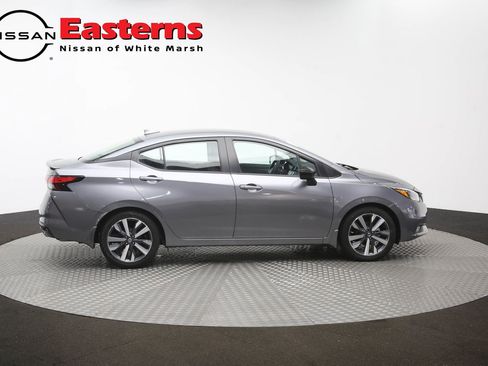 Used 2021 Nissan Versa SR FWD image 43