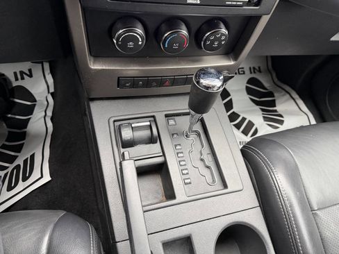 Used 2012 Jeep Liberty Sport image 30