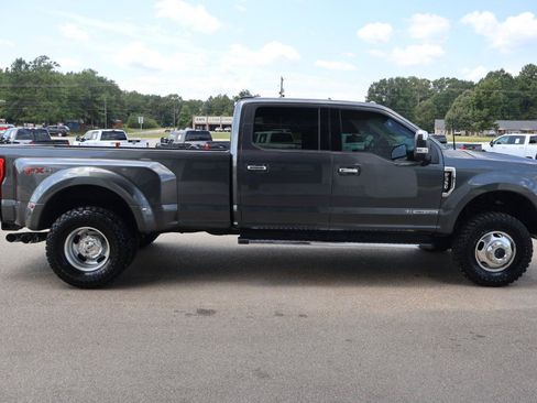 Used 2020 Ford F350 XLT w/ XLT Premium Package AWD/4WD image 4