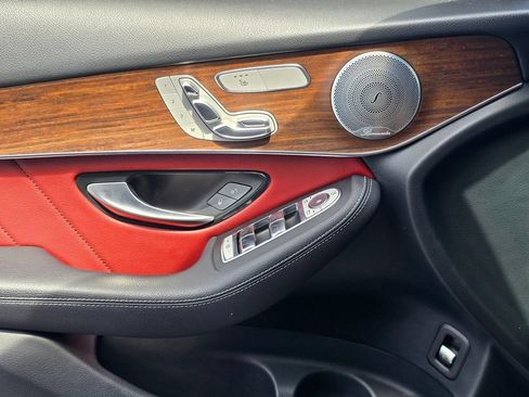 Used 2020 Mercedes-Benz GLC 300 4MATIC Coupe image 31