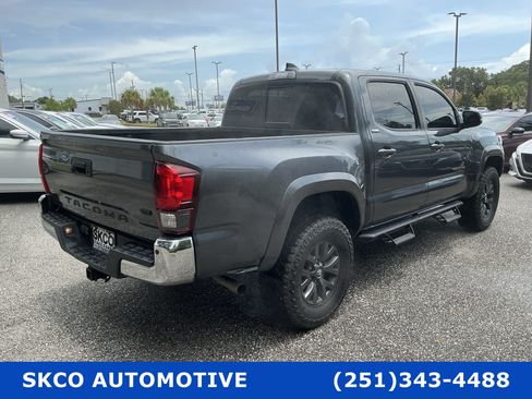 Used 2022 Toyota Tacoma SR5 w/ Technology Package RWD image 5