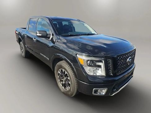 Used 2019 Nissan Titan PRO-4X AWD/4WD image 4