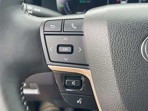 Certified 2026 Toyota Crown AWD/4WD image 7