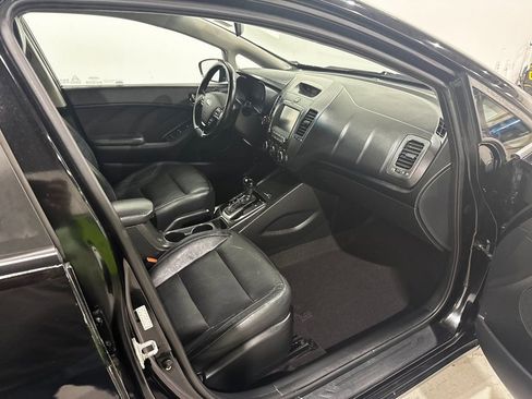 Used 2017 Kia Forte EX image 24