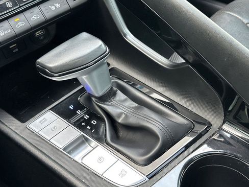 Used 2023 Hyundai Elantra Limited FWD image 20