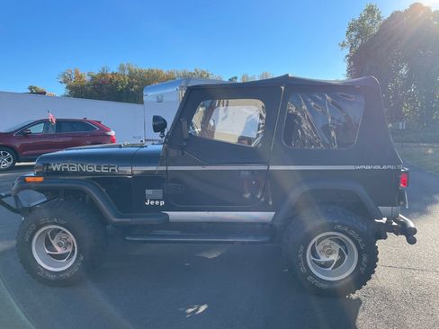 Used 1995 Jeep Wrangler S image 3