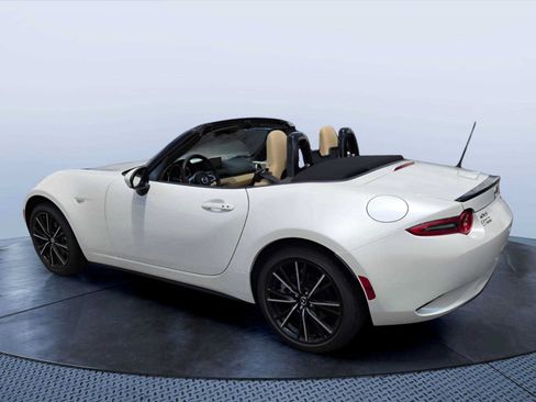 New 2026 MAZDA MX-5 Miata Grand Touring RWD image 5