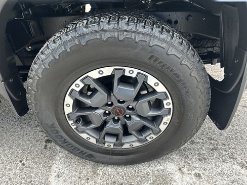 Used 2025 Nissan Frontier PRO-4X w/ Pro Premium Package image 6