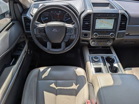 Used 2018 Ford Expedition XLT w/ Equipment Group 202A RWD image 26