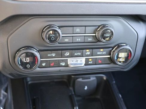 Used 2025 Ford Bronco Outer Banks AWD/4WD image 24