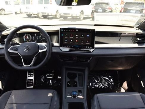 New 2026 Volkswagen Tiguan SE R-Line AWD/4WD image 7