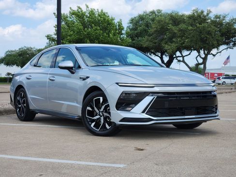 Used 2025 Hyundai Sonata SEL FWD image 1