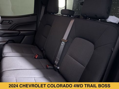 Certified 2024 Chevrolet Colorado Trail Boss w/ Advanced Trailering Package AWD/4WD image 13