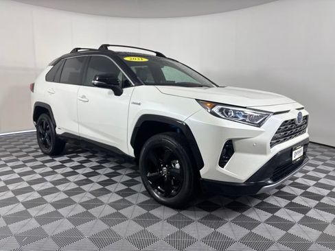 Used 2021 Toyota RAV4 XSE AWD/4WD image 40