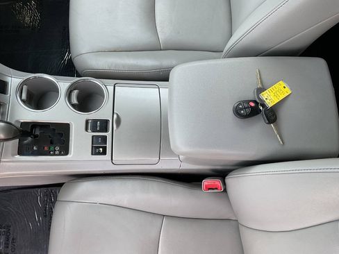 Used 2013 Toyota Highlander SE AWD/4WD image 23