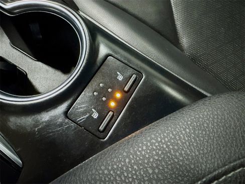 Used 2020 Toyota Camry XSE image 23