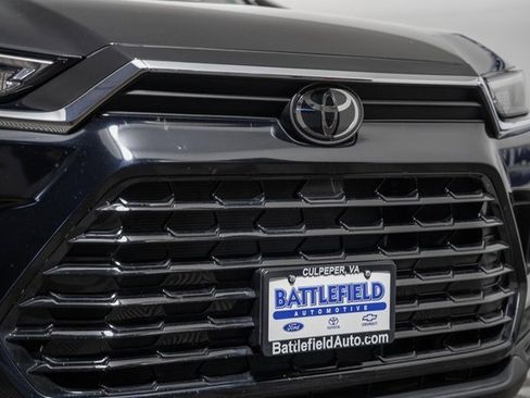 Certified 2025 Toyota Grand Highlander AWD image 12