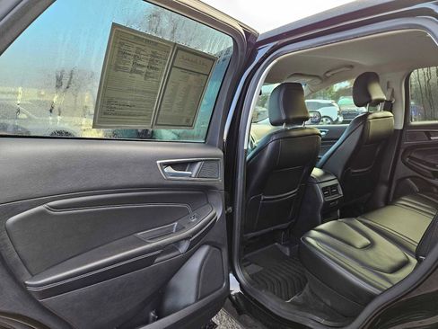 Used 2022 Ford Edge Titanium w/ Equipment Group 301A image 19