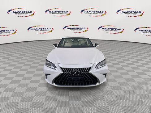 Used 2022 Lexus ES 250 w/ Premium Package AWD/4WD image 3