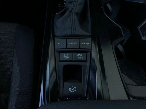 Used 2025 Toyota Camry LE image 21