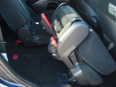 Used 2008 Mitsubishi Outlander XLS image 19