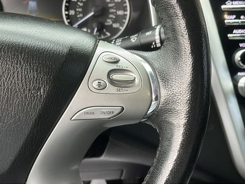 Used 2018 Nissan Murano SL w/ Moonroof Package image 13