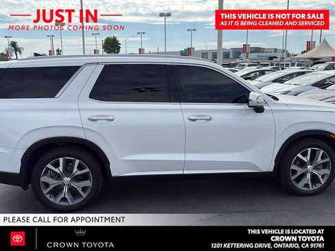 Used 2022 Hyundai Palisade SEL w/ Premium Package FWD image 3