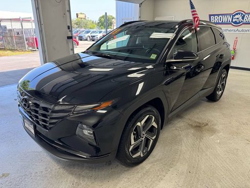 Used 2023 Hyundai Tucson Limited w/ Cargo Package AWD/4WD image 2