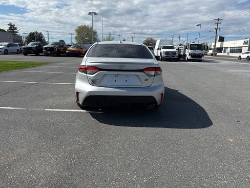 Used 2025 Toyota Corolla SE FWD image 3
