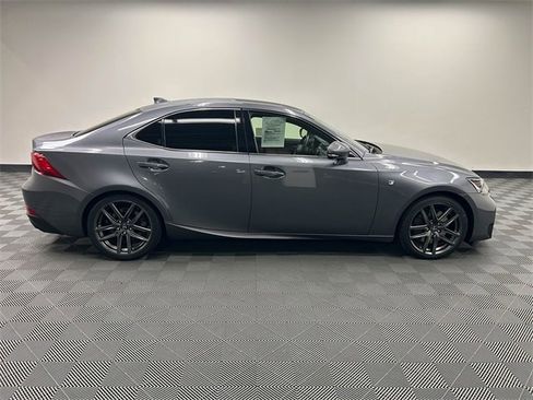 Used 2018 Lexus IS 300 image 4