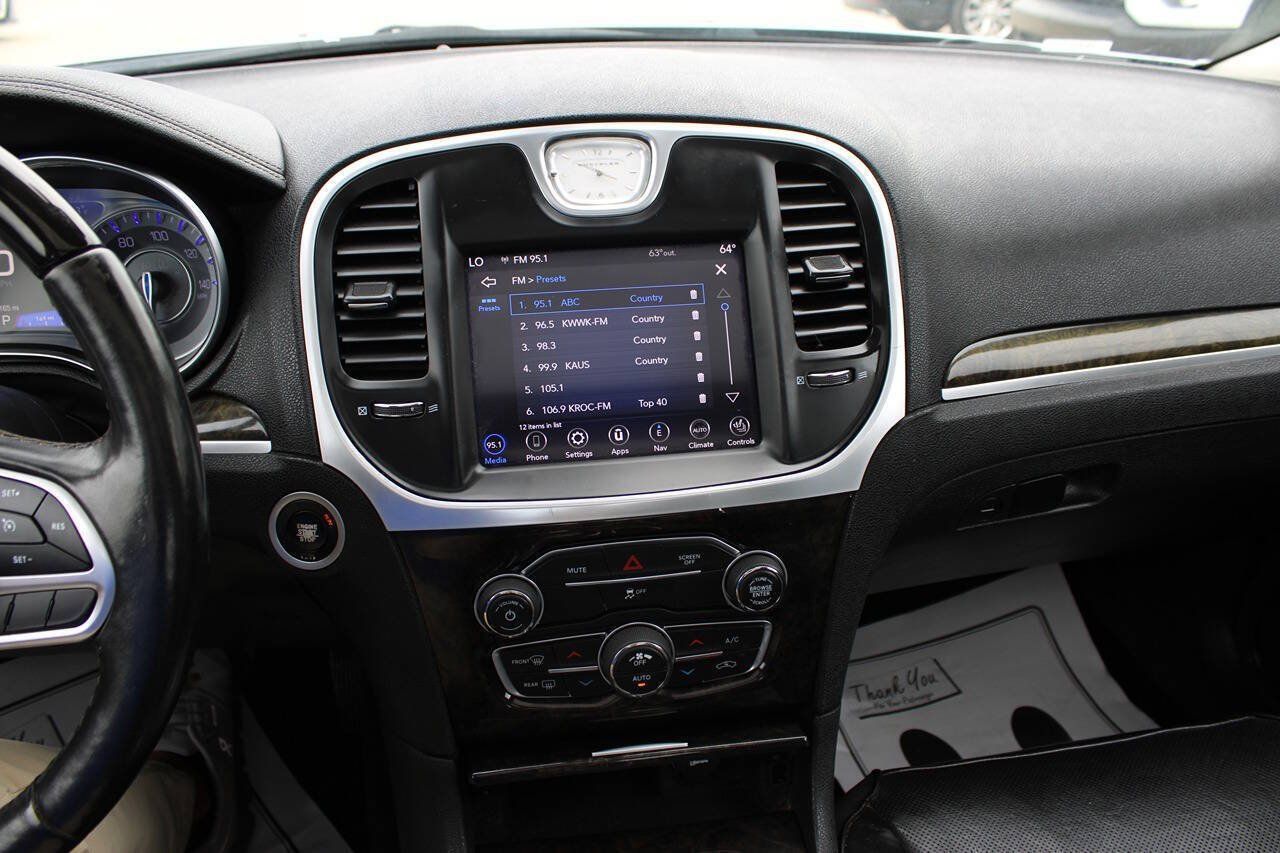 Used 2020 Chrysler 300 Limited RWD image 14
