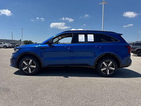 Used 2021 Kia Sorento S FWD image 3