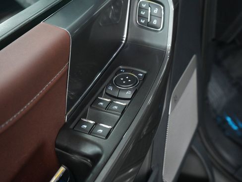 Used 2022 Ford F150 Lariat w/ Max Trailer Tow Package image 18