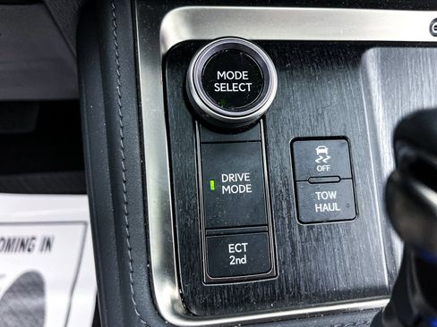 Used 2024 Lexus GX 550 w/ Accessory Package (Z1) image 25