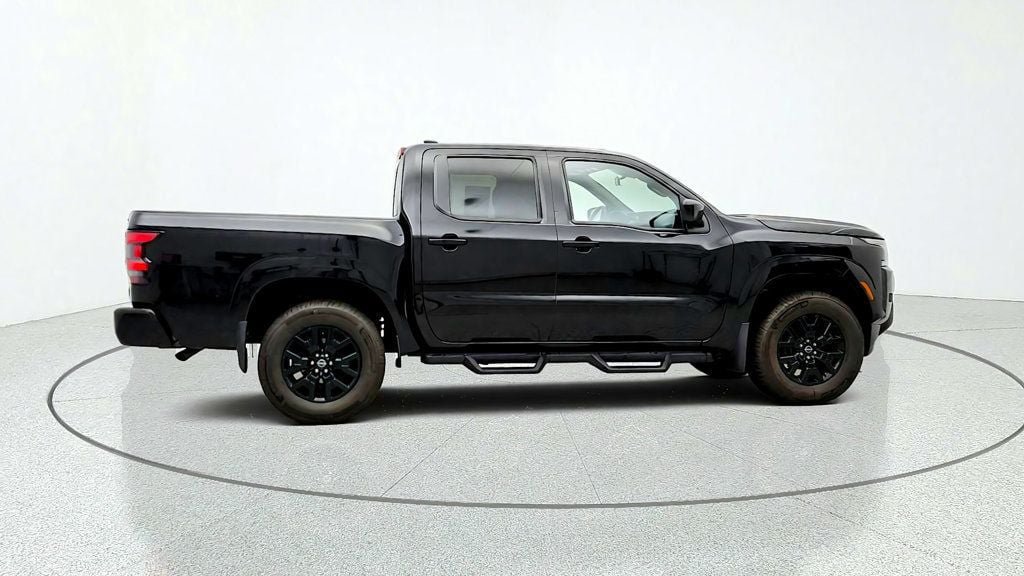 Used 2023 Nissan Frontier SV w/ Midnight Edition Package AWD/4WD image 4
