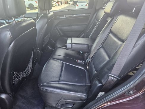 Used 2015 Kia Sorento LX image 19