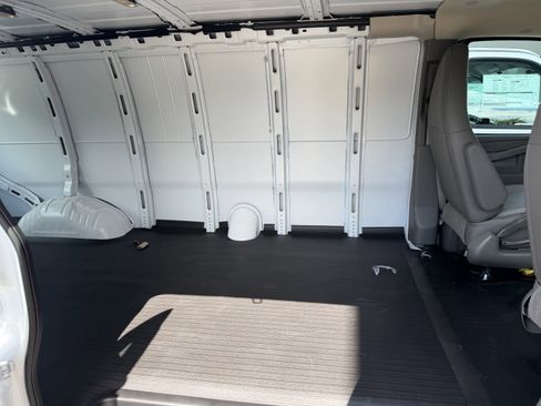 New 2026 Chevrolet Express 3500 Extended RWD image 24
