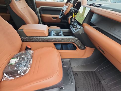 New 2026 Land Rover Defender 110 OCTA AWD/4WD image 3