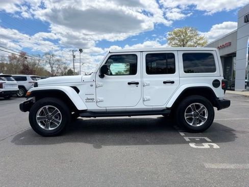 Used 2023 Jeep Wrangler Unlimited Sahara w/ Cold Weather Group AWD/4WD image 5