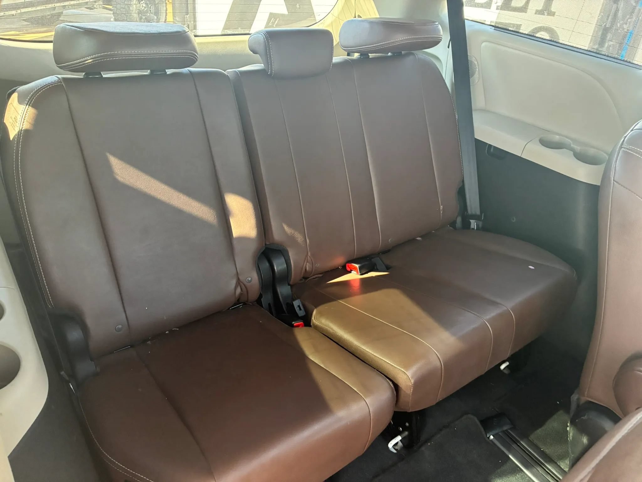 Used 2019 Toyota Sienna Limited Premium FWD image 22