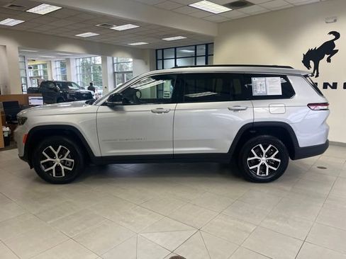 Used 2024 Jeep Grand Cherokee L Limited w/ Luxury Tech Group II image 5