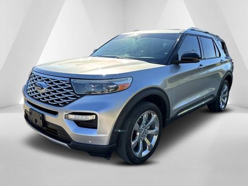 Used 2020 Ford Explorer Platinum w/ Premium Technology Package image 3