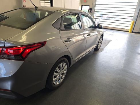 Used 2022 Hyundai Accent SE FWD image 6
