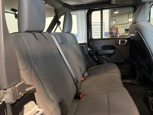 Used 2026 Jeep Wrangler Unlimited Rubicon AWD/4WD image 29