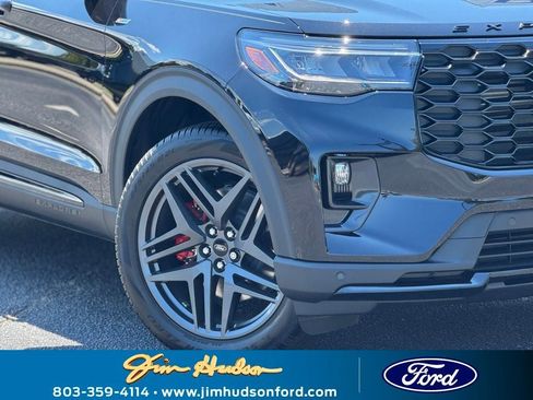 New 2025 Ford Explorer ST-Line w/ Premium Package image 3